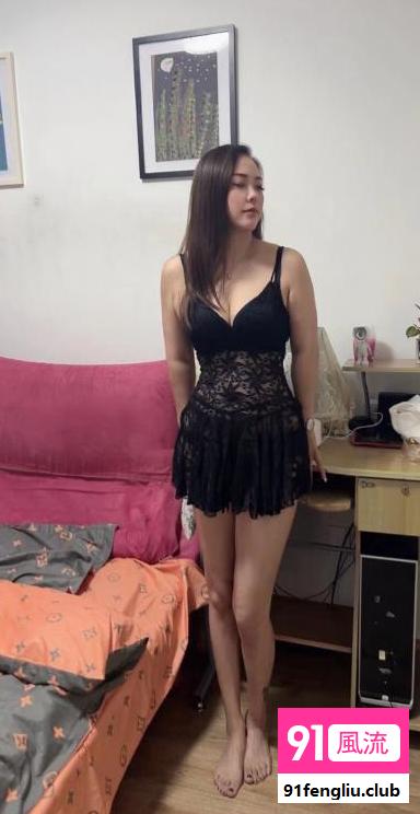 会绝活倒立的靓女